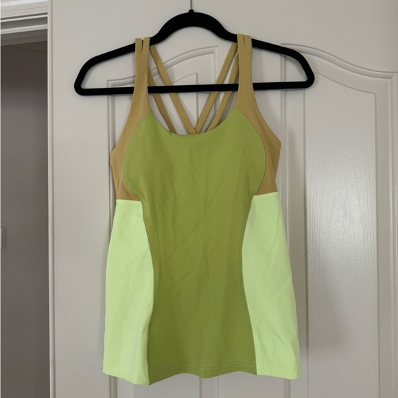 NWT Lululemon Energy Tank - Picture 3 of 6